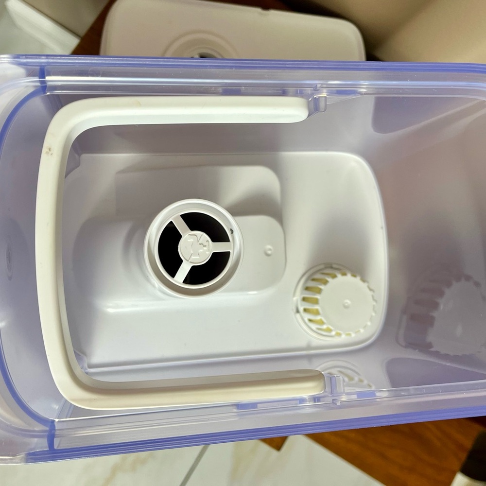 Levoit White Humidifier - Picture 12 of 15